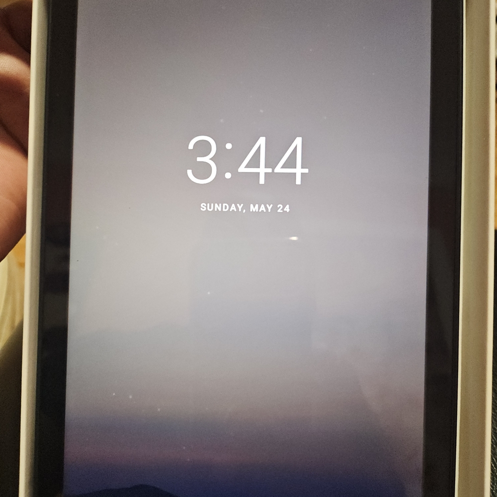 Amazon Fire HD 8 Tablet - Picture 3 of 4